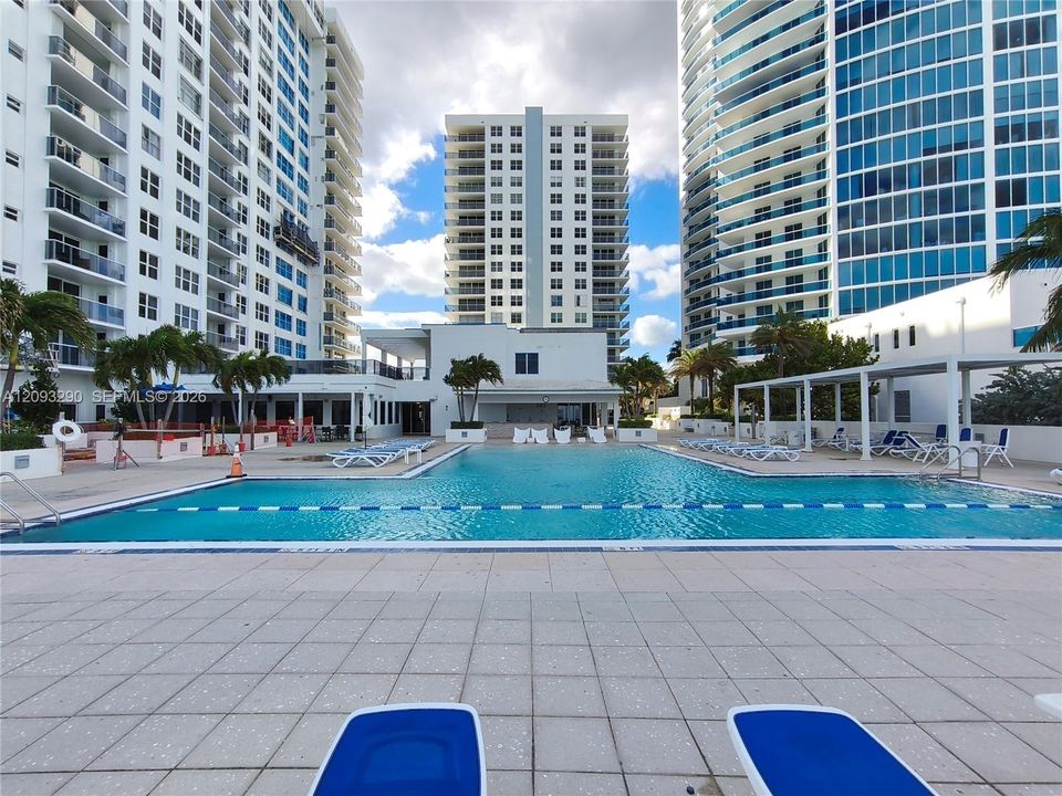 For Rent: $4,200 (2 beds, 2 baths, 1360 Square Feet)