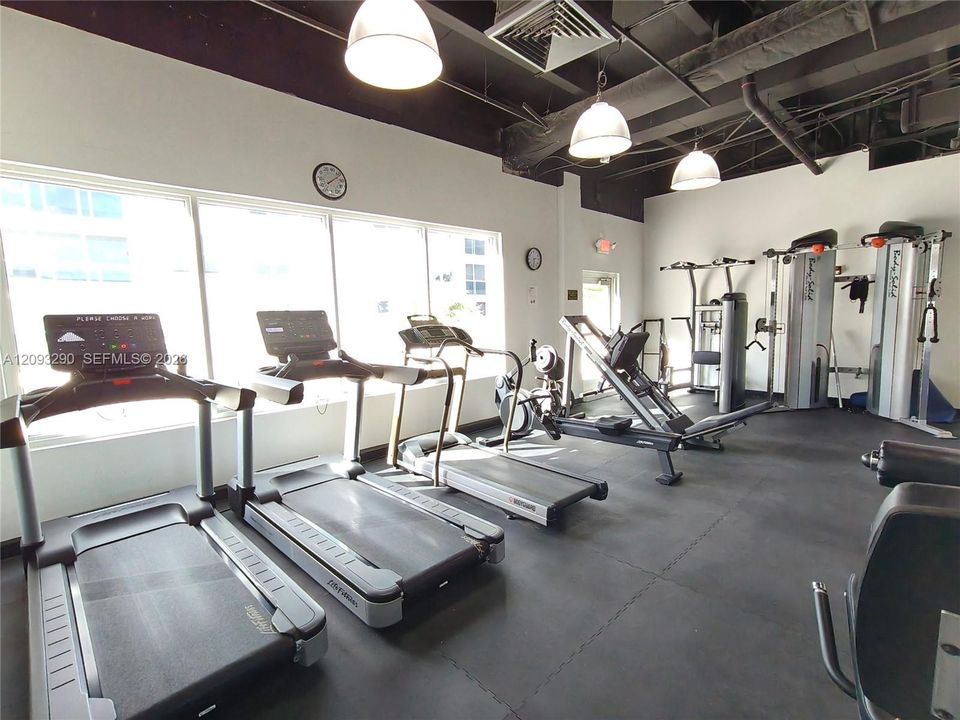 For Rent: $4,200 (2 beds, 2 baths, 1360 Square Feet)