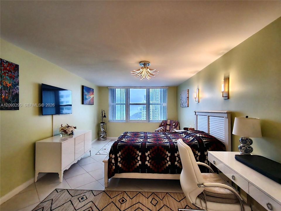 For Rent: $4,200 (2 beds, 2 baths, 1360 Square Feet)