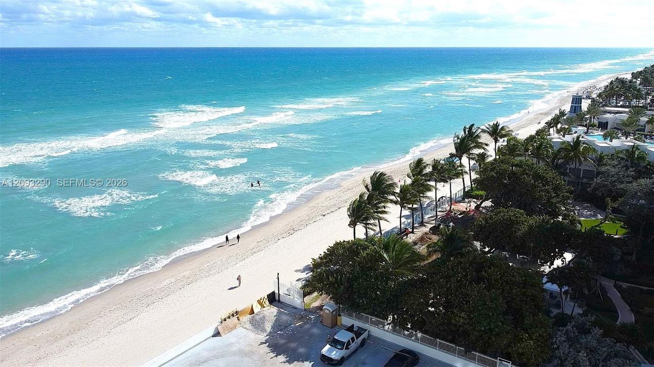 For Rent: $4,200 (2 beds, 2 baths, 1360 Square Feet)