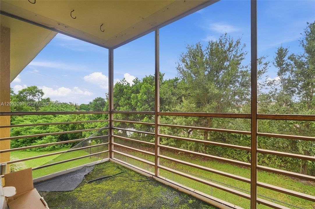 На продажу: $179,900 (2 спален, 2 ванн, 1015 Квадратных фут)