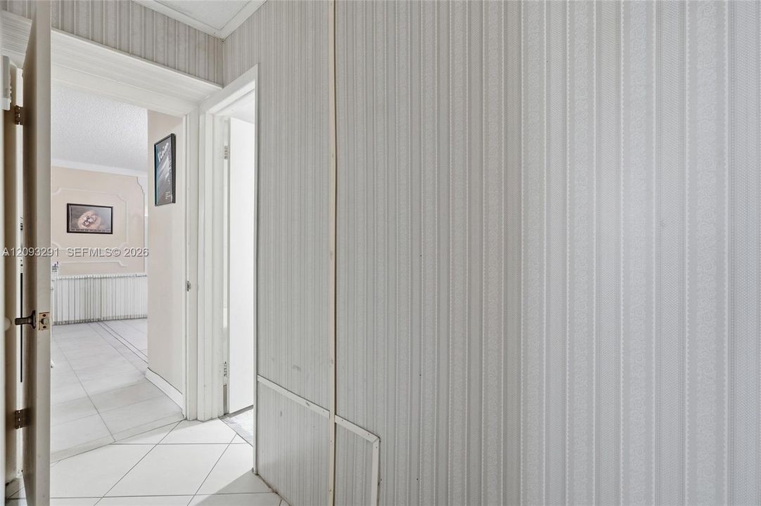 На продажу: $179,900 (2 спален, 2 ванн, 1015 Квадратных фут)