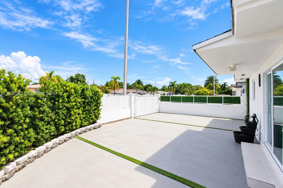 For Sale: $659,000 (3 beds, 2 baths, 1425 Square Feet)