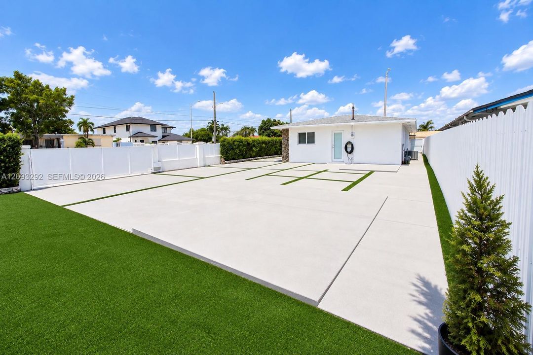 For Sale: $659,000 (3 beds, 2 baths, 1425 Square Feet)