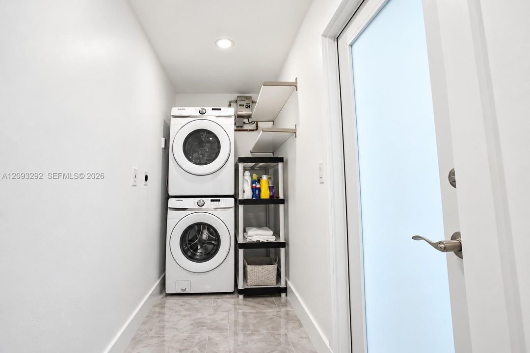 For Sale: $659,000 (3 beds, 2 baths, 1425 Square Feet)
