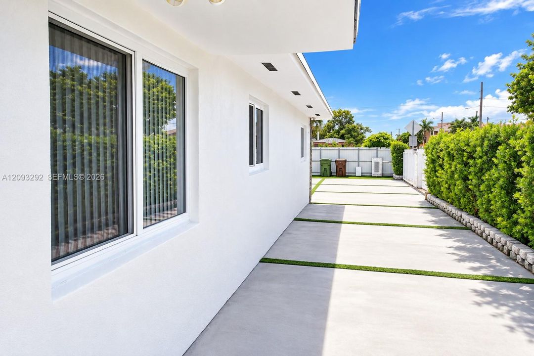 For Sale: $659,000 (3 beds, 2 baths, 1425 Square Feet)