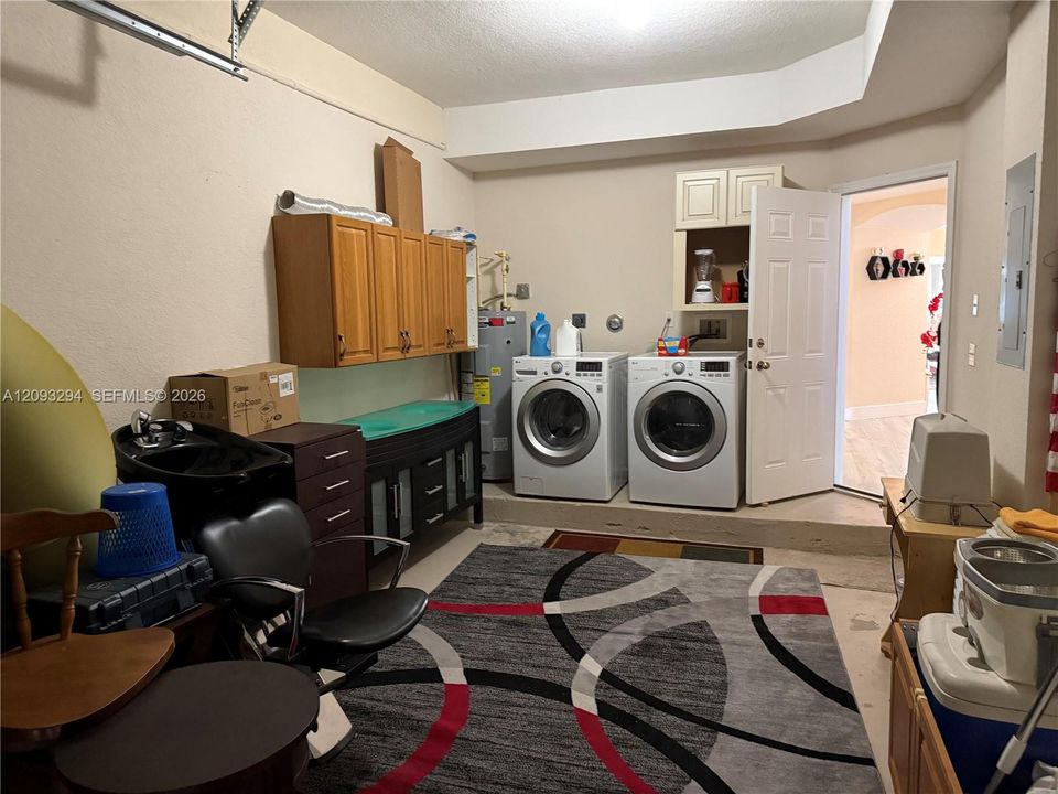 En Venta: $580,000 (4 camas, 2 baños, 1666 Pies cuadrados)