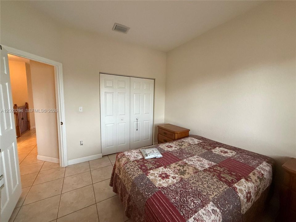 En Venta: $580,000 (4 camas, 2 baños, 1666 Pies cuadrados)
