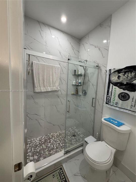 En Venta: $580,000 (4 camas, 2 baños, 1666 Pies cuadrados)