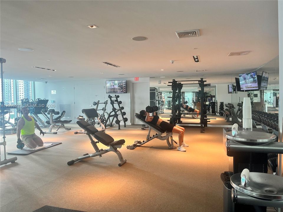 For Rent: $7,500 (2 beds, 3 baths, 1575 Square Feet)