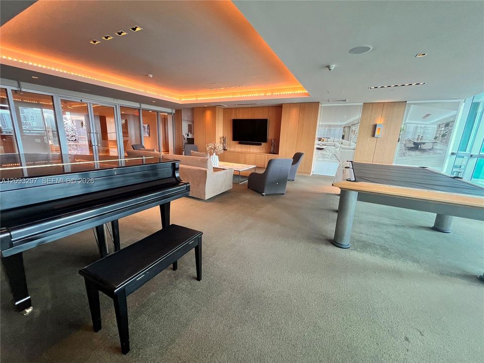 For Rent: $7,500 (2 beds, 3 baths, 1575 Square Feet)