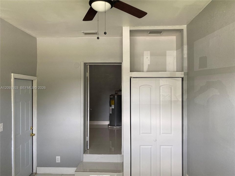 For Rent: $3,700 (4 beds, 2 baths, 1378 Square Feet)