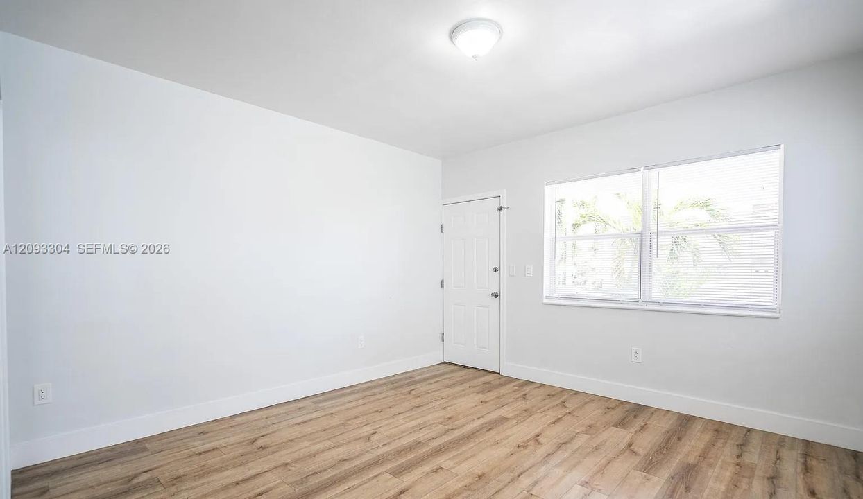 В аренду: $1,700 (0 спален, 1 ванн, 5018 Квадратных фут)
