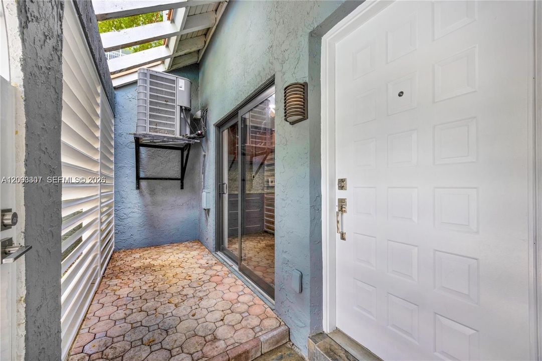 For Rent: $4,000 (2 beds, 3 baths, 1299 Square Feet)