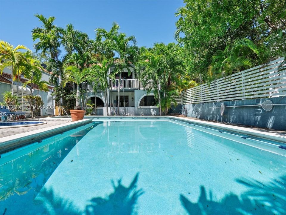 For Rent: $4,000 (2 beds, 3 baths, 1299 Square Feet)