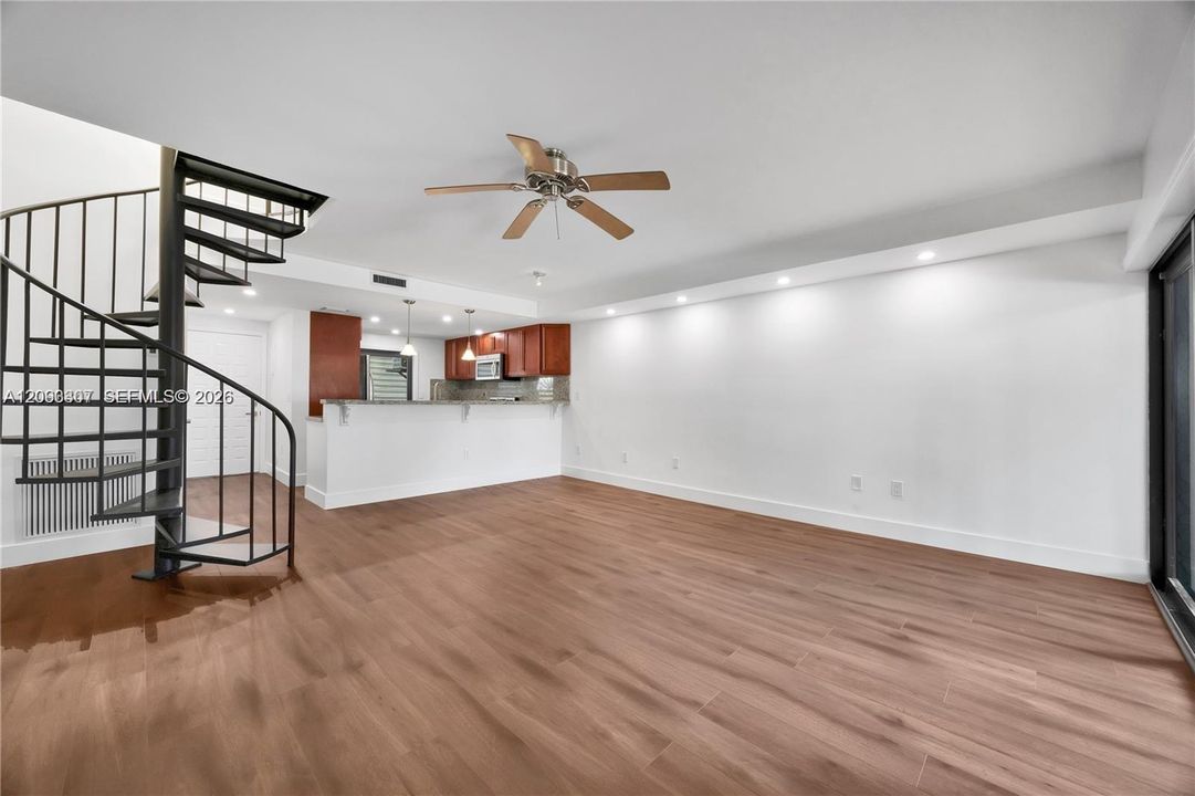 For Rent: $4,000 (2 beds, 3 baths, 1299 Square Feet)