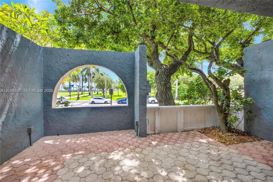 For Rent: $4,000 (2 beds, 3 baths, 1299 Square Feet)