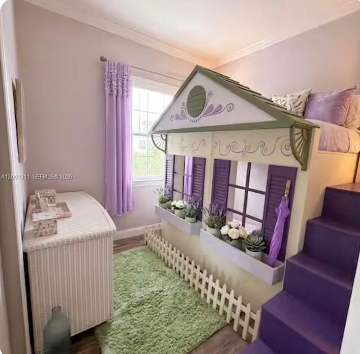 En Venta: $1,299,000 (8 camas, 5 baños, 4300 Pies cuadrados)