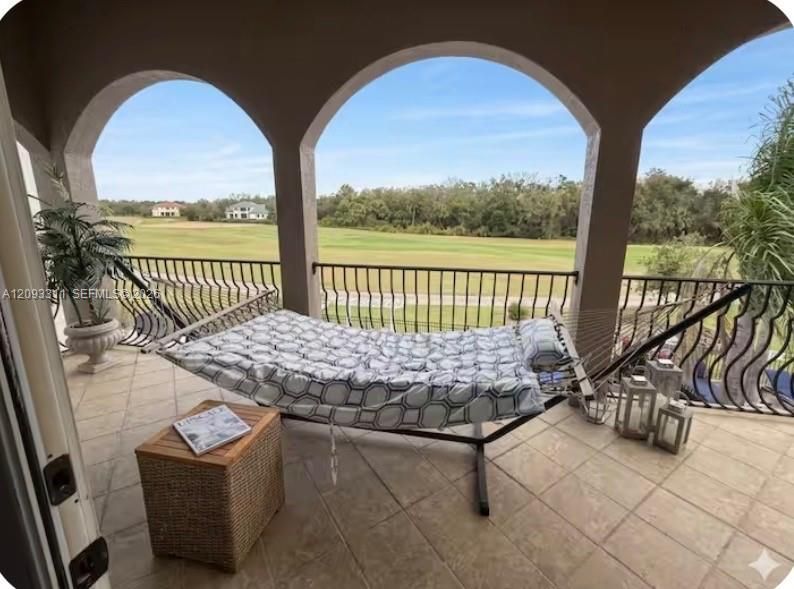 En Venta: $1,299,000 (8 camas, 5 baños, 4300 Pies cuadrados)