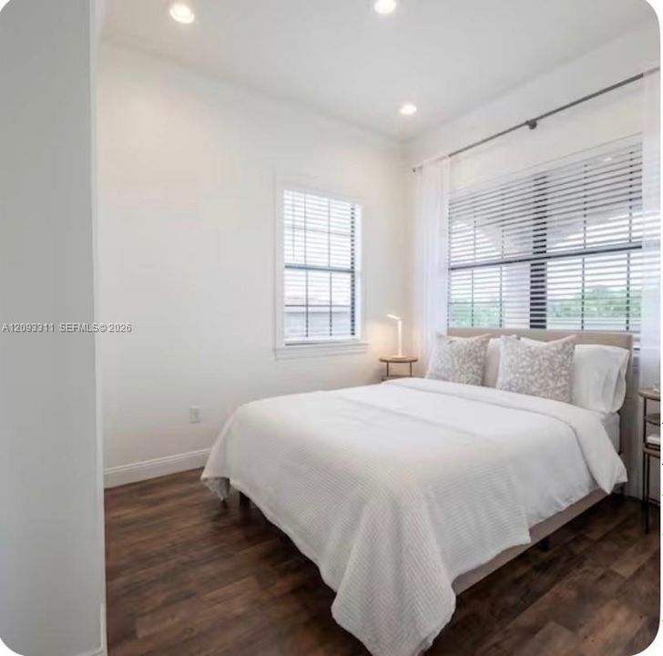 En Venta: $1,299,000 (8 camas, 5 baños, 4300 Pies cuadrados)