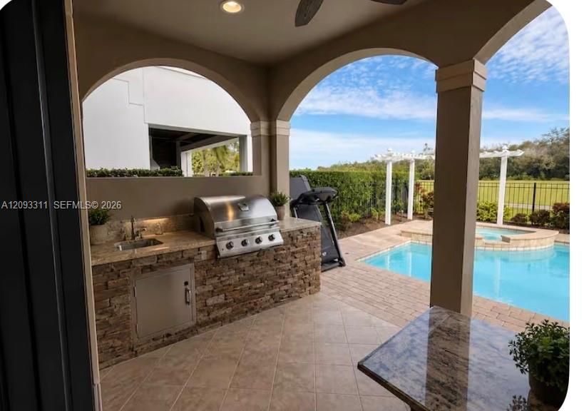En Venta: $1,299,000 (8 camas, 5 baños, 4300 Pies cuadrados)