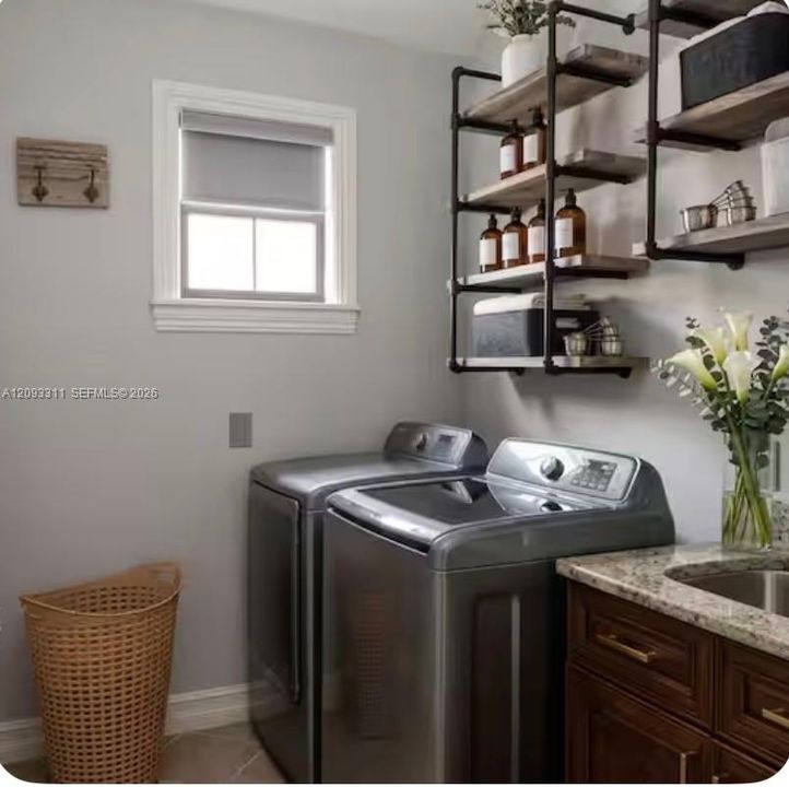 En Venta: $1,299,000 (8 camas, 5 baños, 4300 Pies cuadrados)