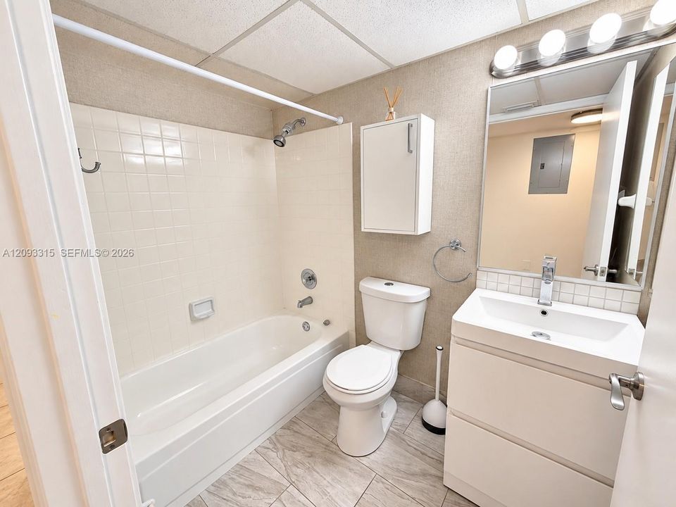 В аренду: $2,625 (2 спален, 2 ванн, 827 Квадратных фут)
