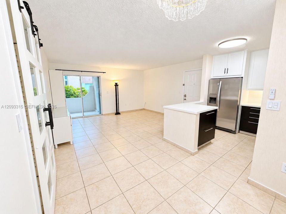 В аренду: $2,625 (2 спален, 2 ванн, 827 Квадратных фут)
