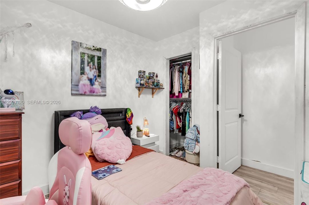На продажу: $690,000 (4 спален, 2 ванн, 1906 Квадратных фут)