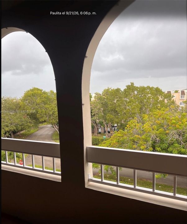 For Rent: $2,000 (1 beds, 1 baths, 712 Square Feet)