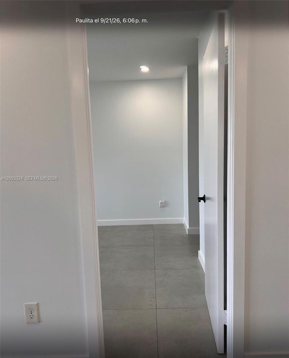 For Rent: $2,000 (1 beds, 1 baths, 712 Square Feet)