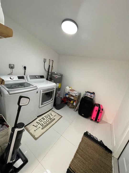 В аренду: $3,200 (2 спален, 1 ванн, 944 Квадратных фут)