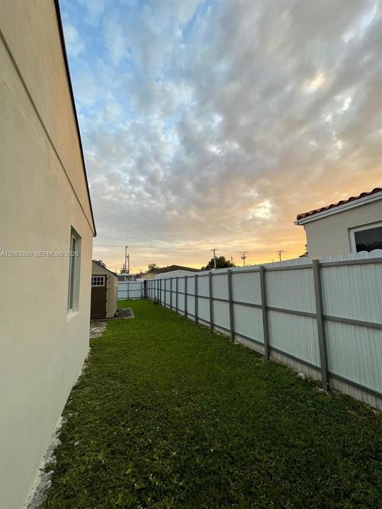 В аренду: $3,200 (2 спален, 1 ванн, 944 Квадратных фут)