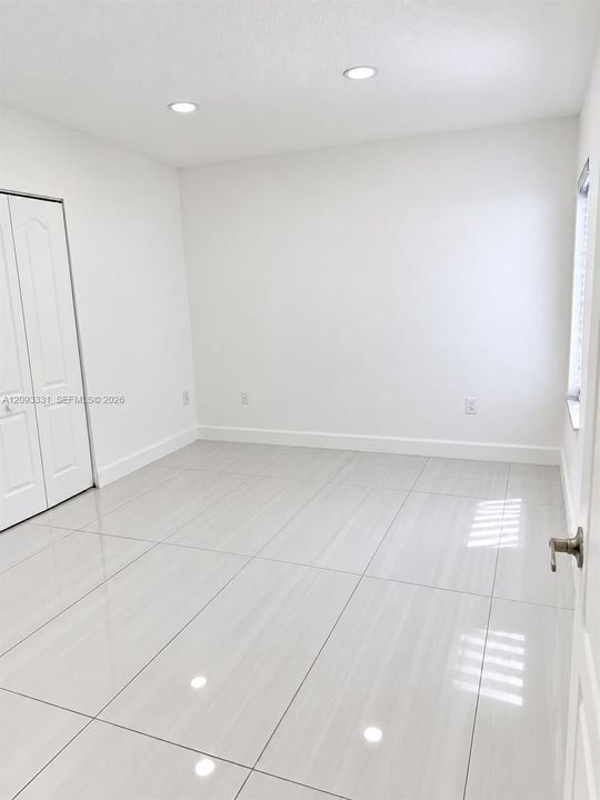 En Venta: $829,975 (4 camas, 2 baños, 1899 Pies cuadrados)