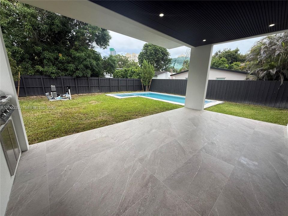 For Rent: $25,000 (5 beds, 4 baths, 2997 Square Feet)