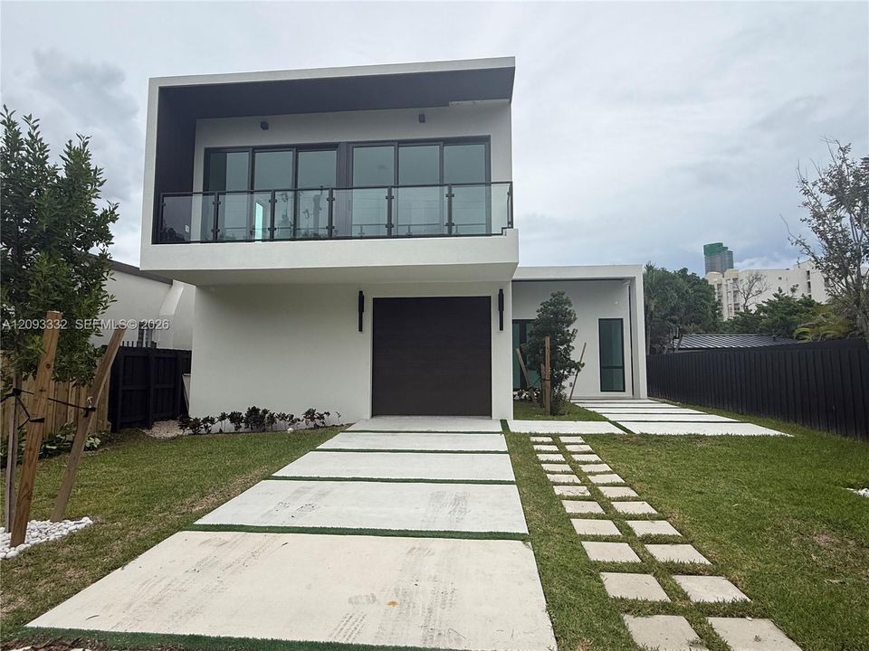 For Rent: $25,000 (5 beds, 4 baths, 2997 Square Feet)