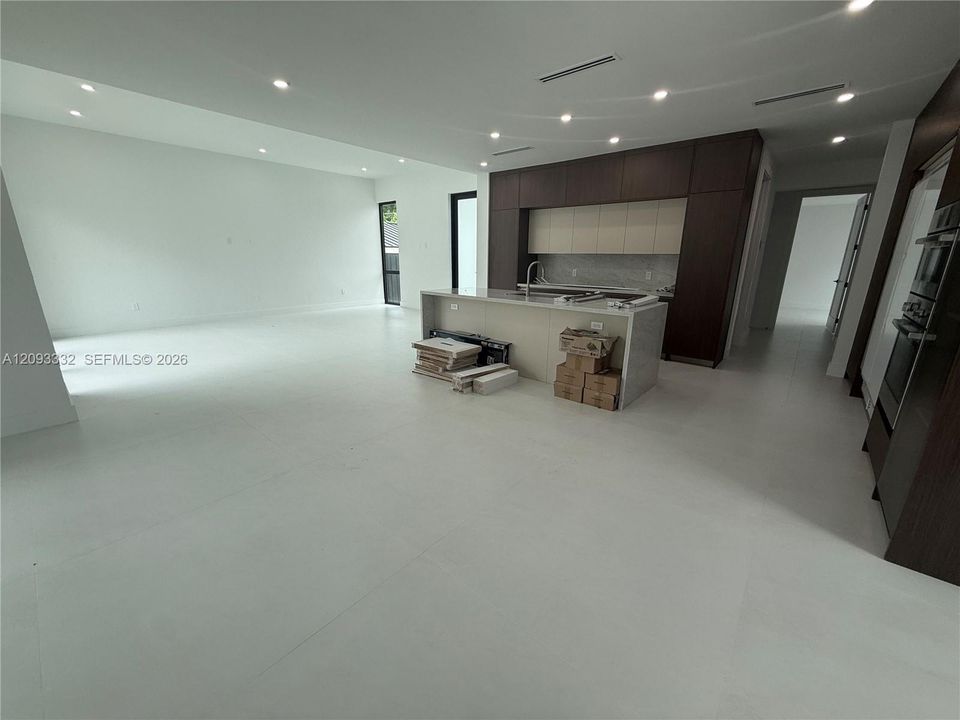 For Rent: $25,000 (5 beds, 4 baths, 2997 Square Feet)
