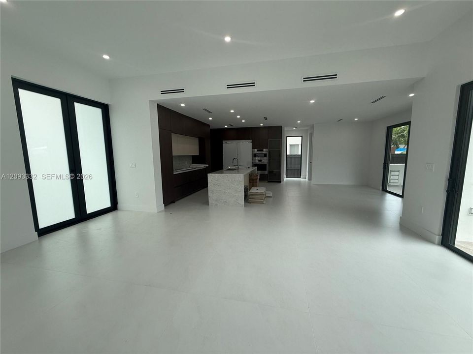For Rent: $25,000 (5 beds, 4 baths, 2997 Square Feet)