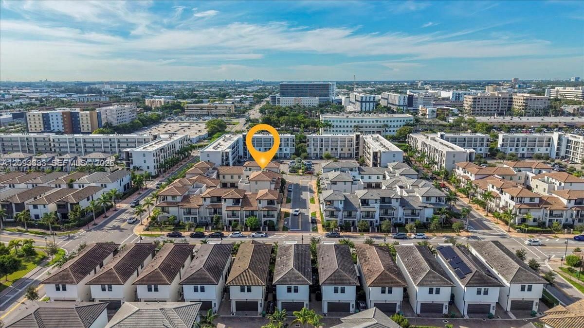 En Venta: $920,000 (4 camas, 2 baños, 2163 Pies cuadrados)