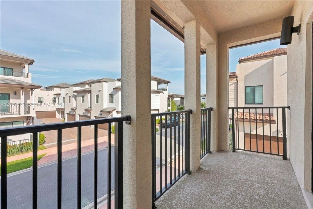 En Venta: $920,000 (4 camas, 2 baños, 2163 Pies cuadrados)