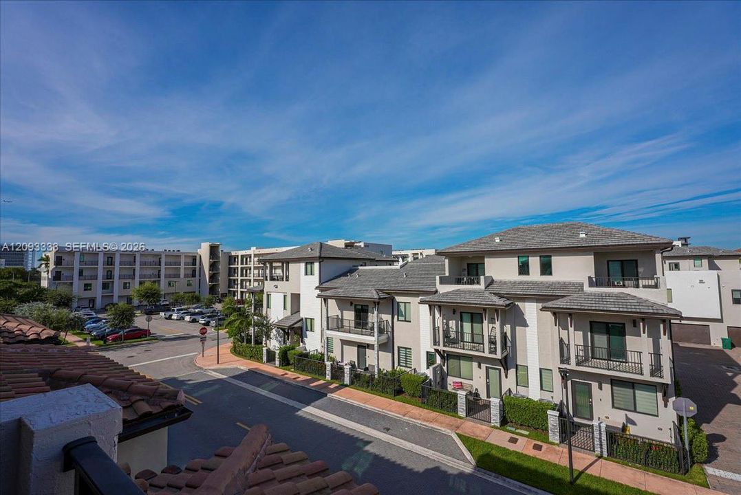 En Venta: $920,000 (4 camas, 2 baños, 2163 Pies cuadrados)