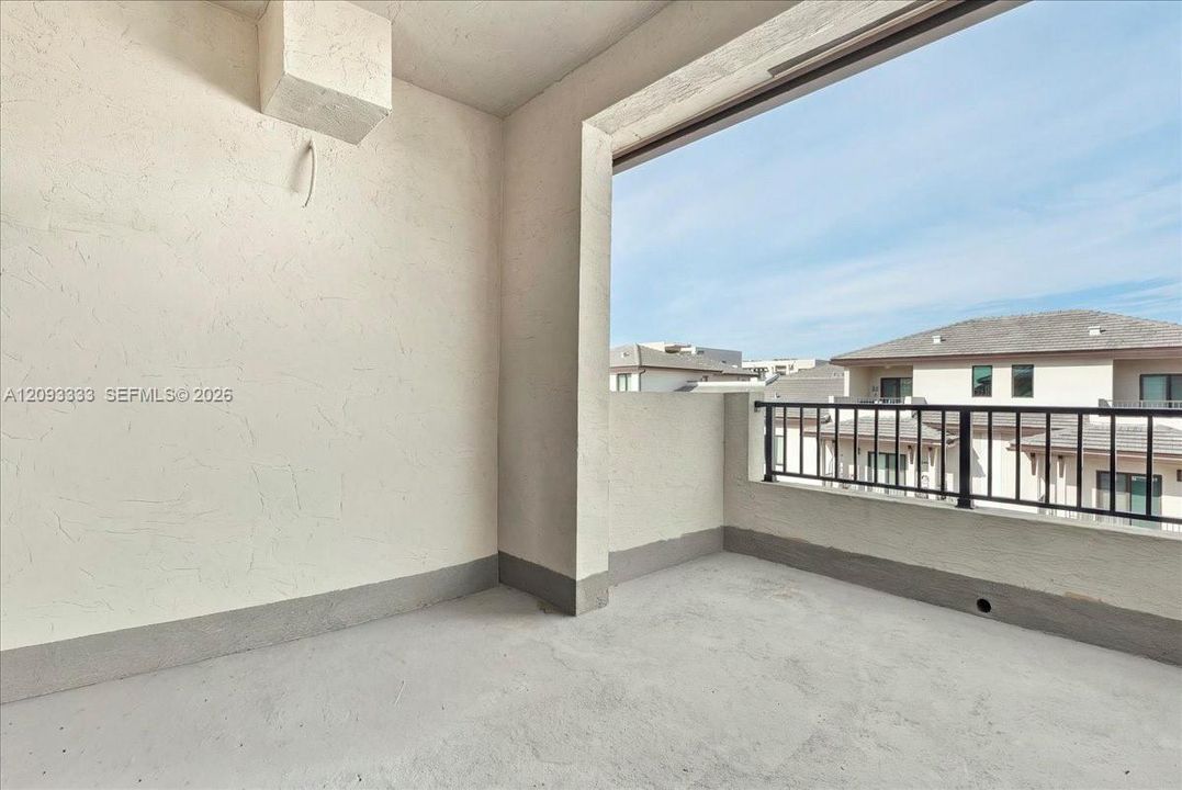 En Venta: $920,000 (4 camas, 2 baños, 2163 Pies cuadrados)
