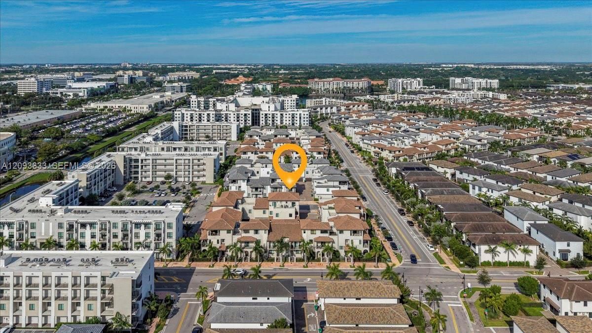 En Venta: $920,000 (4 camas, 2 baños, 2163 Pies cuadrados)
