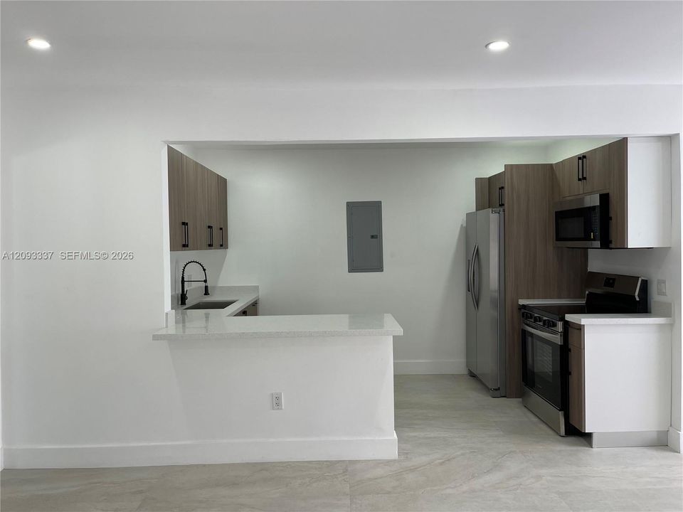 For Rent: $3,400 (3 beds, 2 baths, 1292 Square Feet)