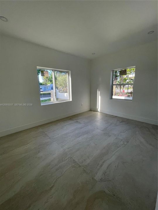 For Rent: $3,400 (3 beds, 2 baths, 1292 Square Feet)