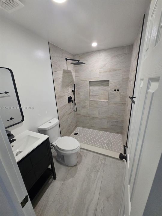 For Rent: $3,400 (3 beds, 2 baths, 1292 Square Feet)
