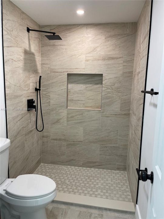 For Rent: $3,400 (3 beds, 2 baths, 1292 Square Feet)