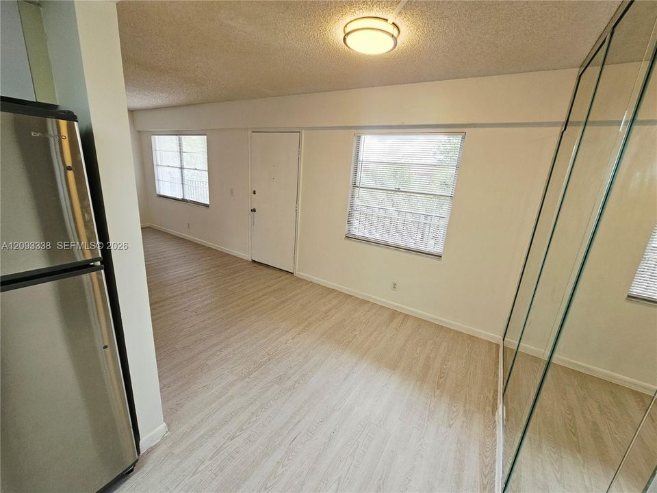 В аренду: $1,900 (2 спален, 2 ванн, 1044 Квадратных фут)
