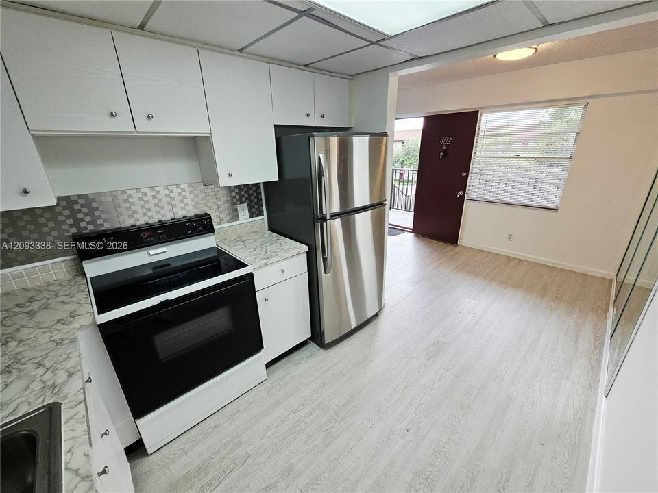 В аренду: $1,900 (2 спален, 2 ванн, 1044 Квадратных фут)