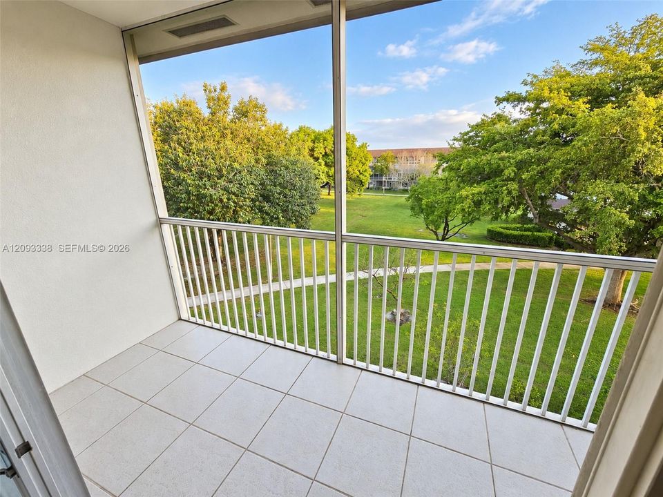 В аренду: $1,900 (2 спален, 2 ванн, 1044 Квадратных фут)